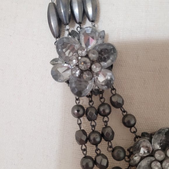 Lane Bryant Beautiful Flower Bling Necklace Used...Bougie !!!..strand beads miss - Picture 10 of 11